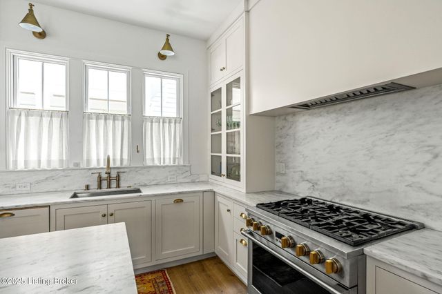 6115 Passionflower Dr, Prospect, KY 40059