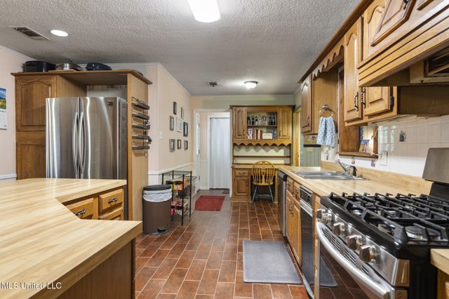 5539 Gates Avenue, Long Beach, MS 39560