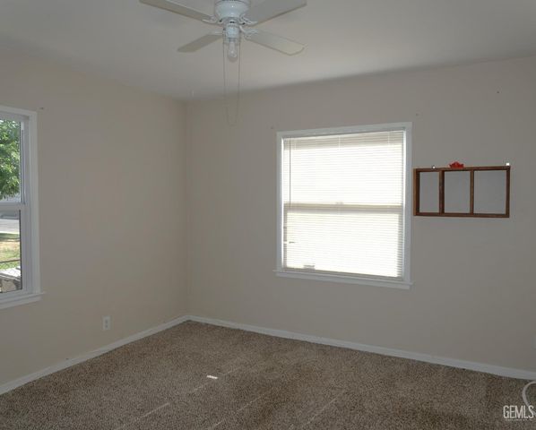 101 Oakdale Drive, Bakersfield, CA 93309