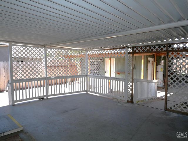 101 Oakdale Drive, Bakersfield, CA 93309