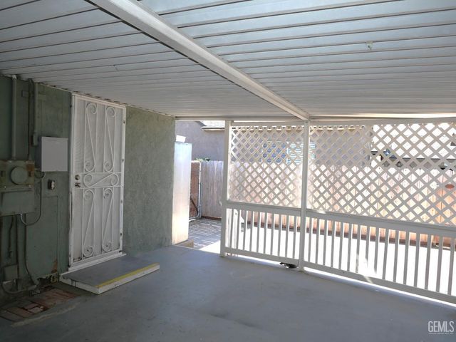 101 Oakdale Drive, Bakersfield, CA 93309