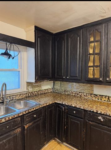 1260 Gilbert Street, Flint, MI 48532