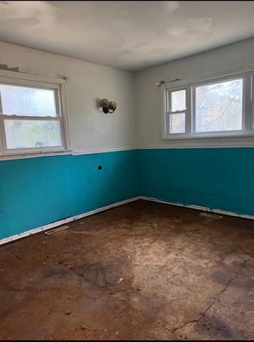 1260 Gilbert Street, Flint, MI 48532