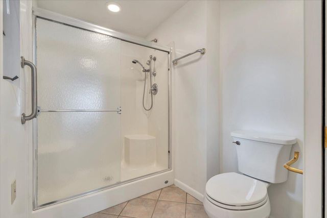 230 Lee DR, Huddleston, VA 24104