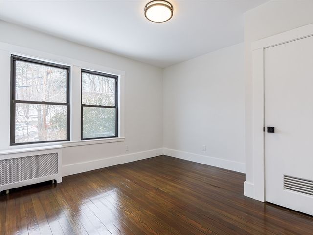 12 Eaton Ct. 12, Wellesley, MA 02481