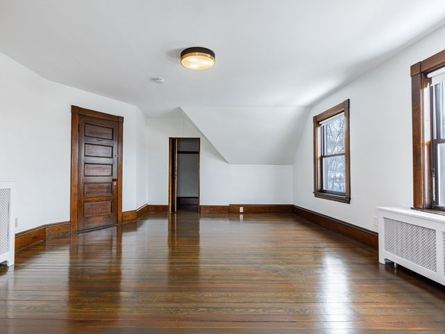 12 Eaton Ct. 12, Wellesley, MA 02481