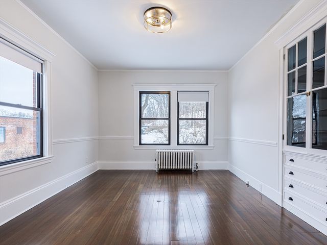 12 Eaton Ct. 12, Wellesley, MA 02481