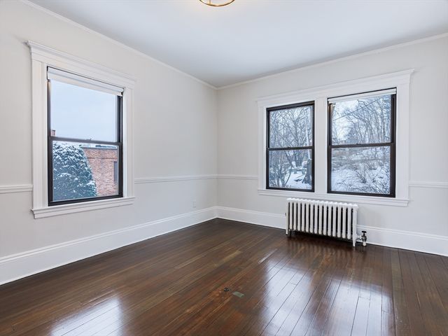 12 Eaton Ct. 12, Wellesley, MA 02481