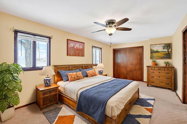 617 17th Avenue, Gilbertville, IA 50634