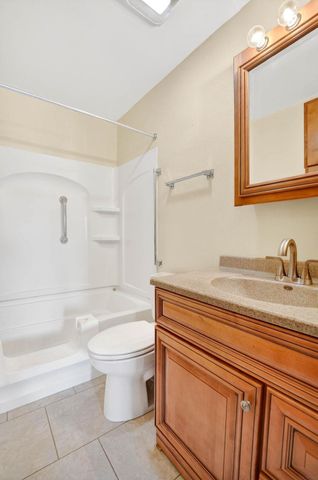 617 17th Avenue, Gilbertville, IA 50634