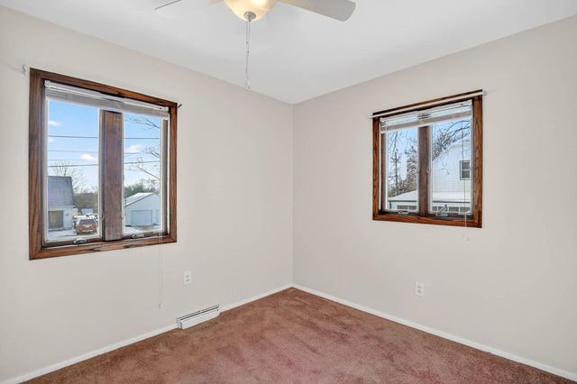 617 17th Avenue, Gilbertville, IA 50634