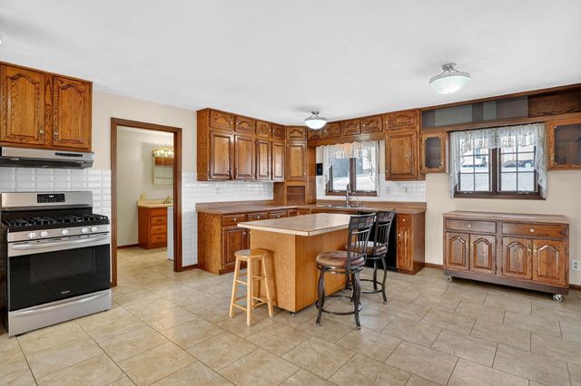 617 17th Avenue, Gilbertville, IA 50634