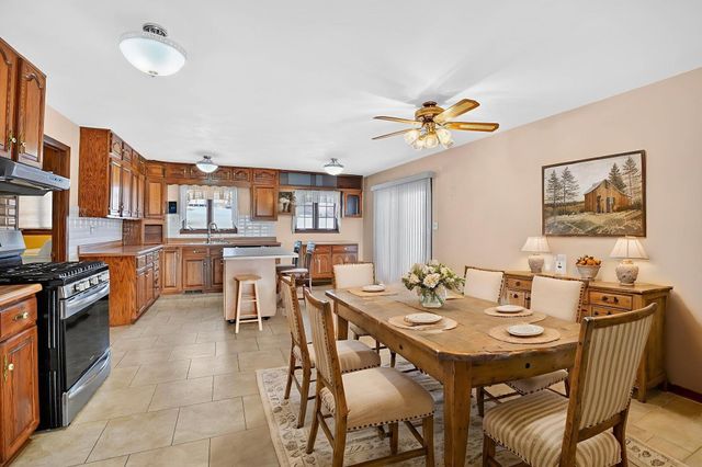 617 17th Avenue, Gilbertville, IA 50634