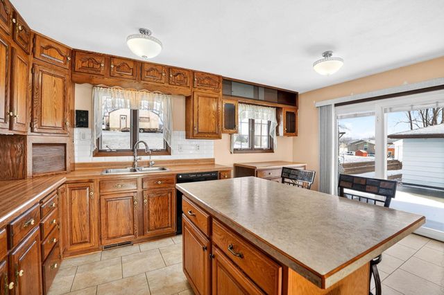 617 17th Avenue, Gilbertville, IA 50634