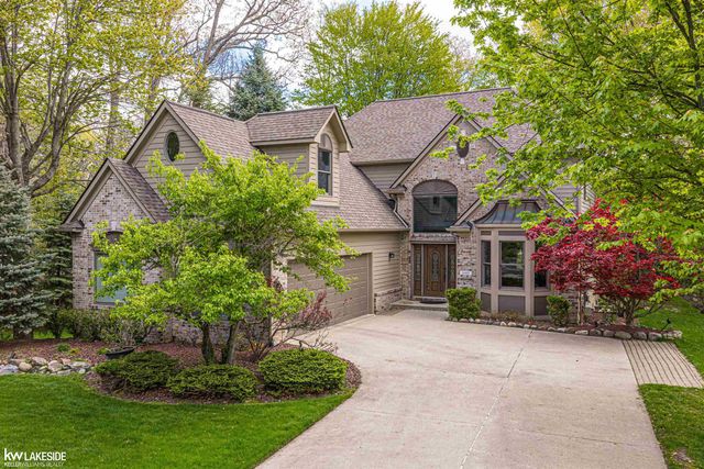 1440 Woodbridge Lane, Wixom, MI 48393