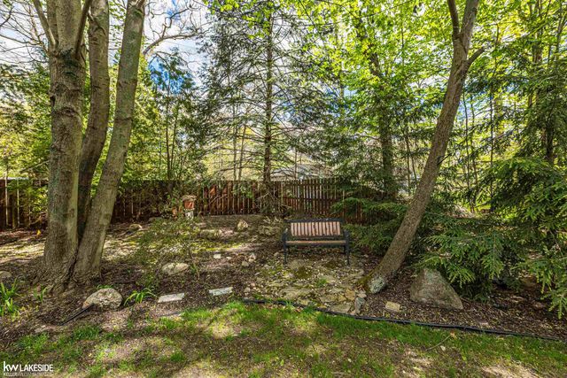 1440 Woodbridge Lane, Wixom, MI 48393