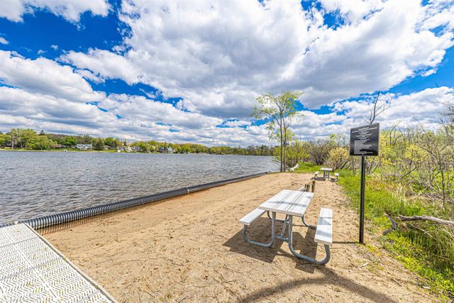 1440 Woodbridge Lane, Wixom, MI 48393