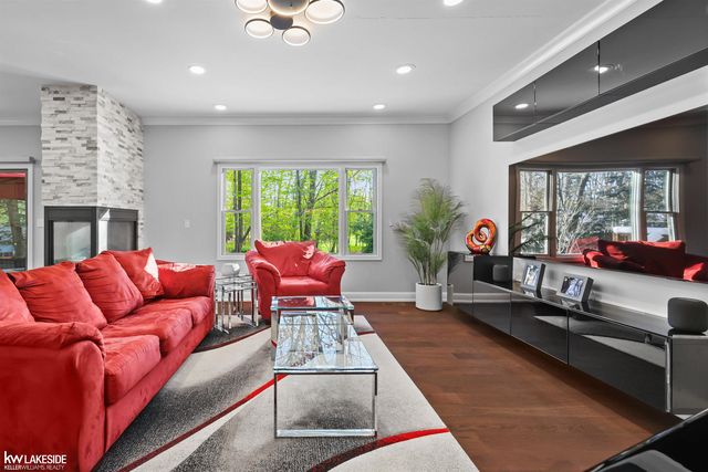 1440 Woodbridge Lane, Wixom, MI 48393