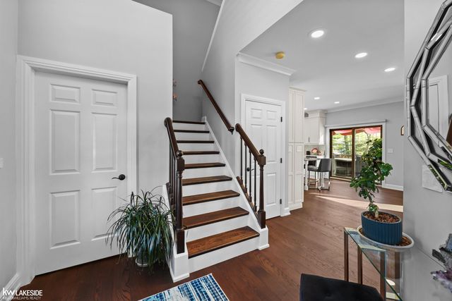 1440 Woodbridge Lane, Wixom, MI 48393