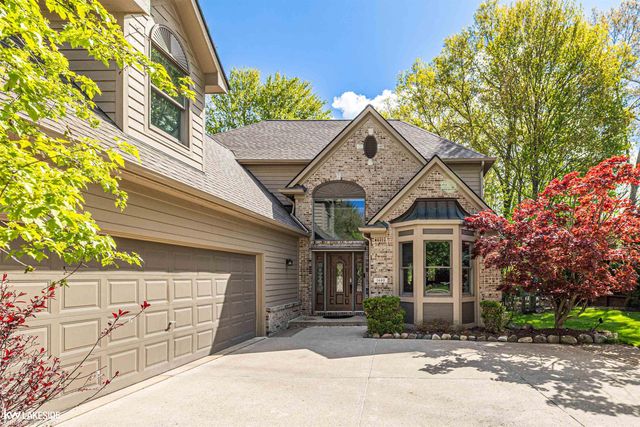 1440 Woodbridge Lane, Wixom, MI 48393