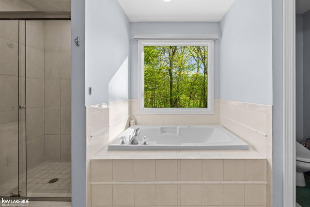 1440 Woodbridge Lane, Wixom, MI 48393