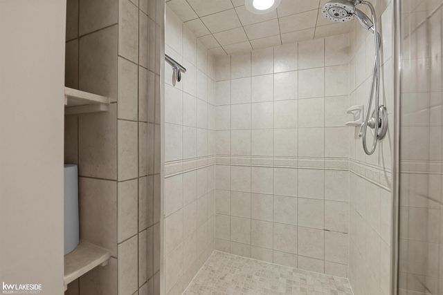 1440 Woodbridge Lane, Wixom, MI 48393