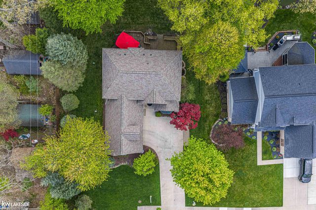 1440 Woodbridge Lane, Wixom, MI 48393