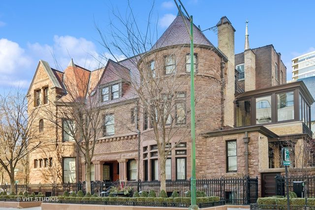 915 N DEARBORN Street, Chicago, IL 60610