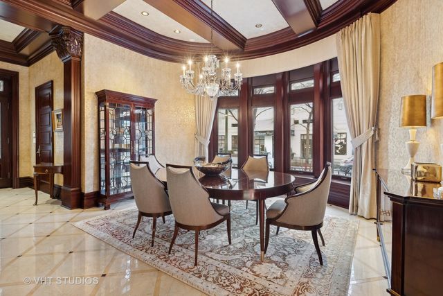 915 N DEARBORN Street, Chicago, IL 60610