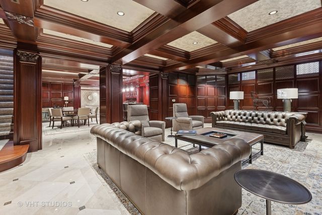 915 N DEARBORN Street, Chicago, IL 60610