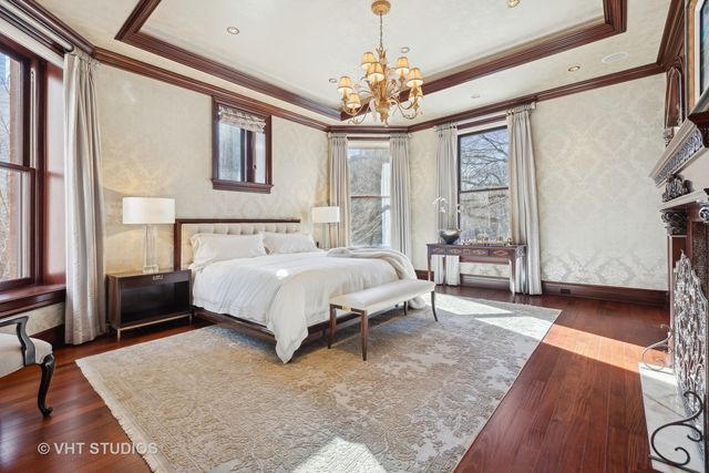 915 N DEARBORN Street, Chicago, IL 60610