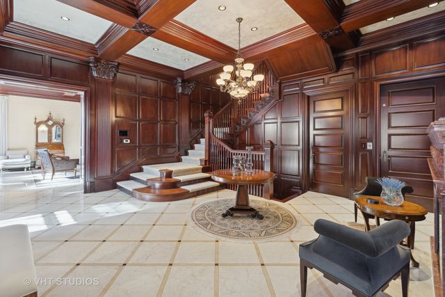 915 N DEARBORN Street, Chicago, IL 60610