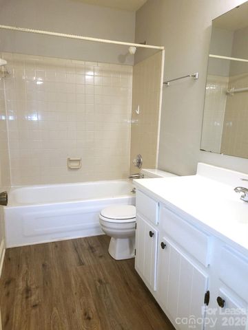 2141 Selwyn Avenue 202, Charlotte, NC 28207