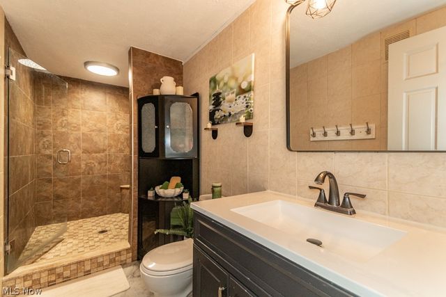 5485 Wildwood Court D, Willoughby, OH 44094