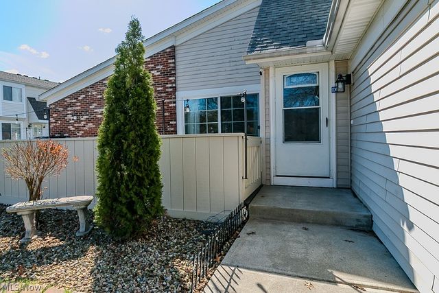 5485 Wildwood Court D, Willoughby, OH 44094