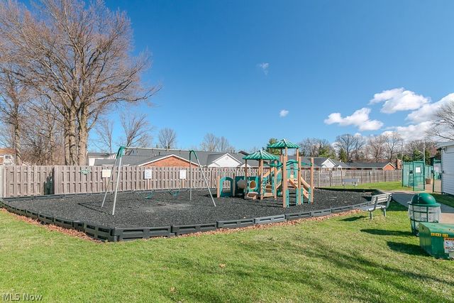 5485 Wildwood Court D, Willoughby, OH 44094