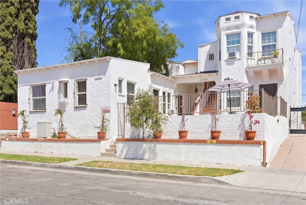 1250 N Mariposa Avenue, Los Angeles, CA 90029