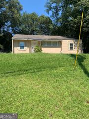 3905 Saint Charles Place, Macon, GA 31206
