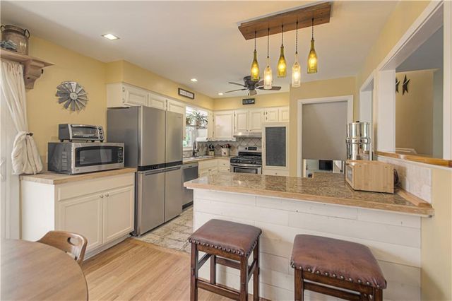 7113 Slater Street, Merriam, KS 66204