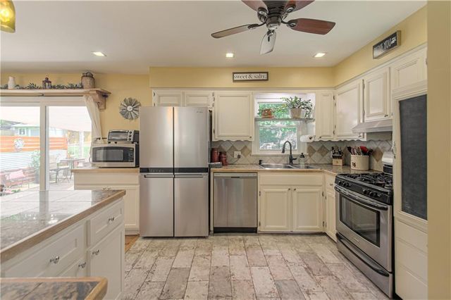 7113 Slater Street, Merriam, KS 66204