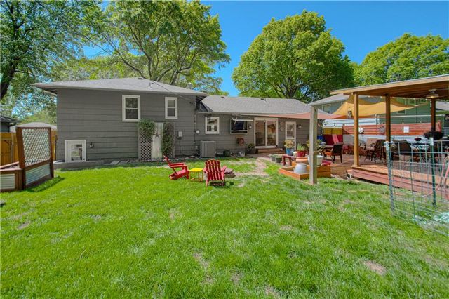 7113 Slater Street, Merriam, KS 66204