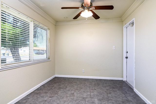 2109 N Kensington Way, Hanford, CA 93230