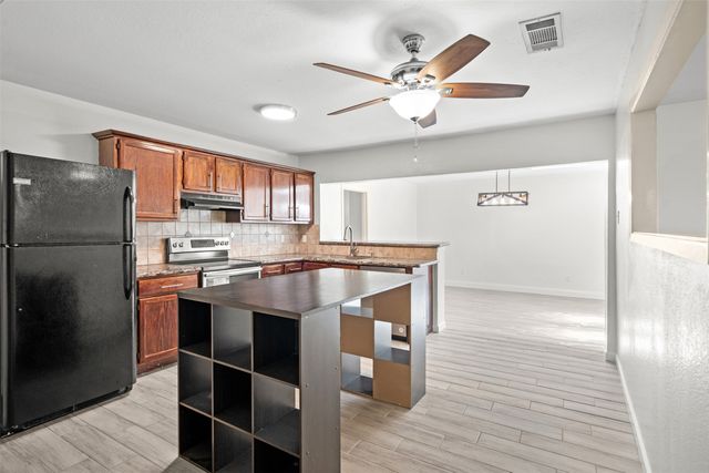 3808 Mckinley Drive, Plano, TX 75023