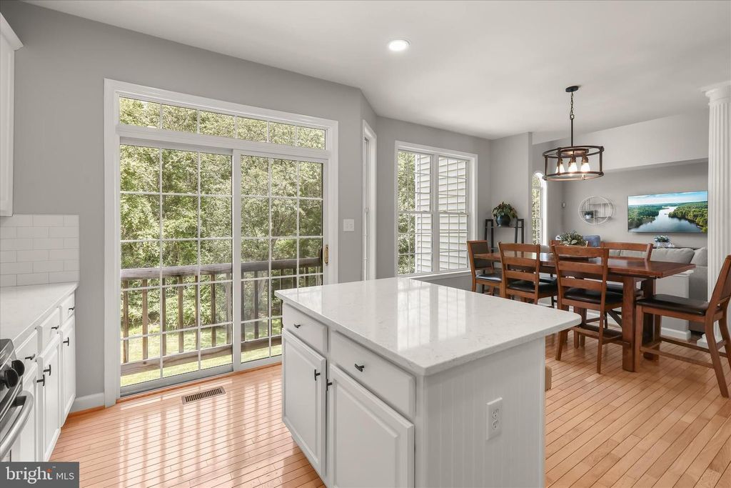 Image 11 of property listing at 7652 SWALLOW RD, Eldersburg, MD 21784