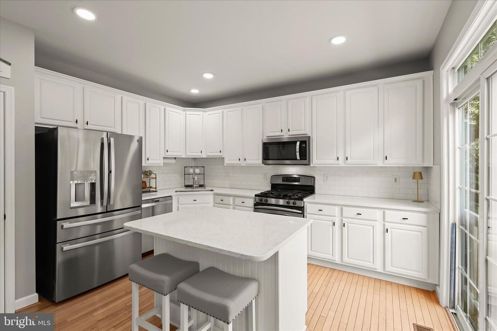 Image 12 of property listing at 7652 SWALLOW RD, Eldersburg, MD 21784