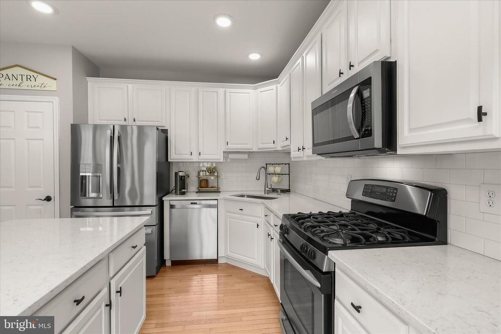Image 14 of property listing at 7652 SWALLOW RD, Eldersburg, MD 21784