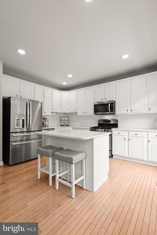 Image 15 of property listing at 7652 SWALLOW RD, Eldersburg, MD 21784
