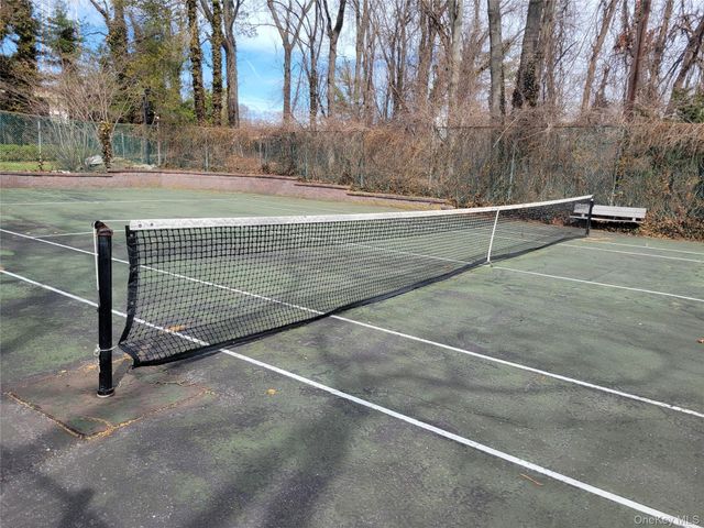 100 Towne House Village Towne House 805, Islandia, NY 11749