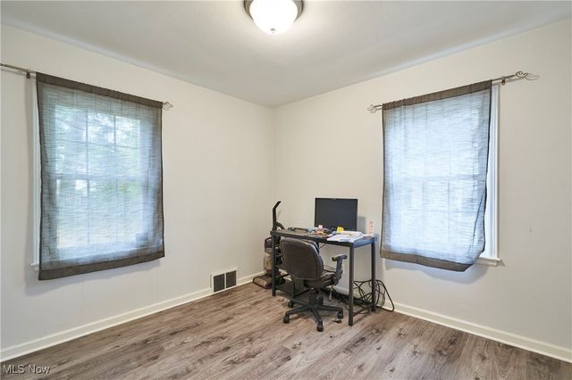 2430 Valley Road, Cuyahoga Falls, OH 44223