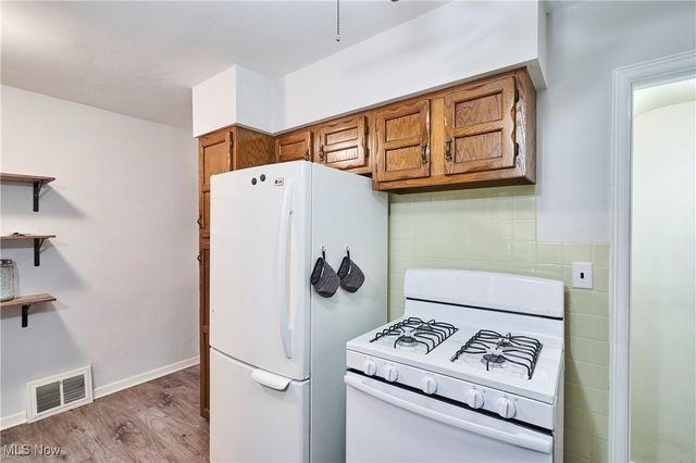 2430 Valley Road, Cuyahoga Falls, OH 44223